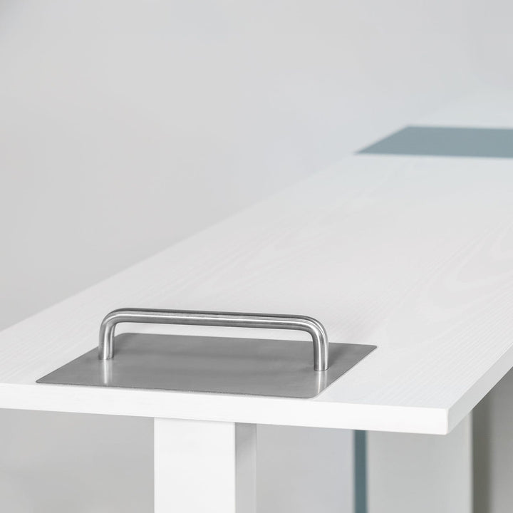 Taylor Foldable Manicure Table by Mayakoba